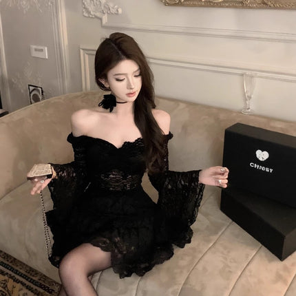 Spring Pure Desire Trumpet Sleeve Tight Waist Slimming Self-contained Chest Pad Figure Navel Short Lace Top Base Shirt