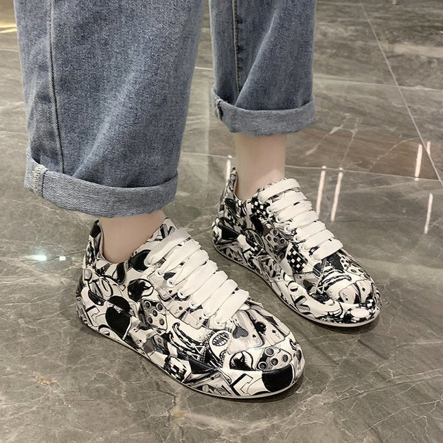 European and American New Hand-painted Graffiti Sneakers Women's McQueen White Shoes Leather Top Thick-soled Elevated Board Shoes Women's Casual Shoes Trendy