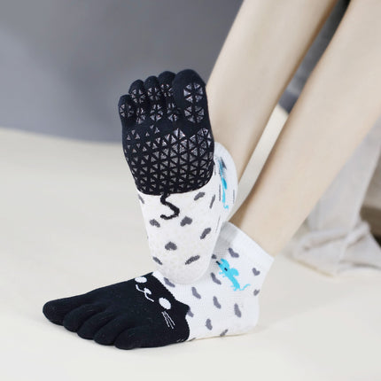 2025 new yoga socks non-slip professional women's five-finger socks pilates socks indoor sports fitness toe socks