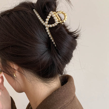 Korean-style Rhinestone Metal Pearl Grab Clip Women's New Large High-end Sense Back Head Disc Shark Clip Headwear