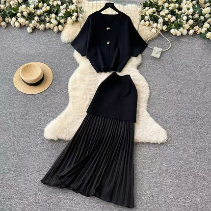 2025 Loose Short-Sleeved V Neck Top, High-Waisted Pleated Long Skirt, Two-Piece Set, Fashionable and Elegant Skirt Set