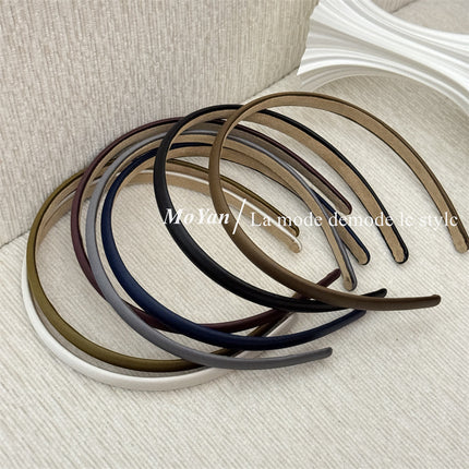 Korean-Style Simple Fabric Hairband with a High-End Feel, Versatile for Going Out, Retro Elegant Hair Accessory, Trendy Hair Clip