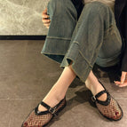Black / 35