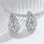 White drop earrings (weight 15g)