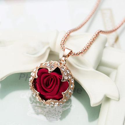 Autumn and winter high-grade rose pendant decorative necklace women's clothes pendant sweater chain long versatile accessories trendy