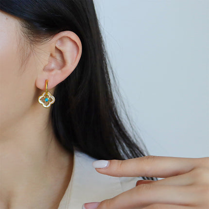 Original New Chinese Style Retro Light Luxury Four-leaf Clover Shell Ear Clip Without Ear Holes Fashionable Simple All-match High-end Earrings