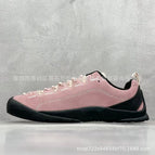 8.pink and black / 35.5