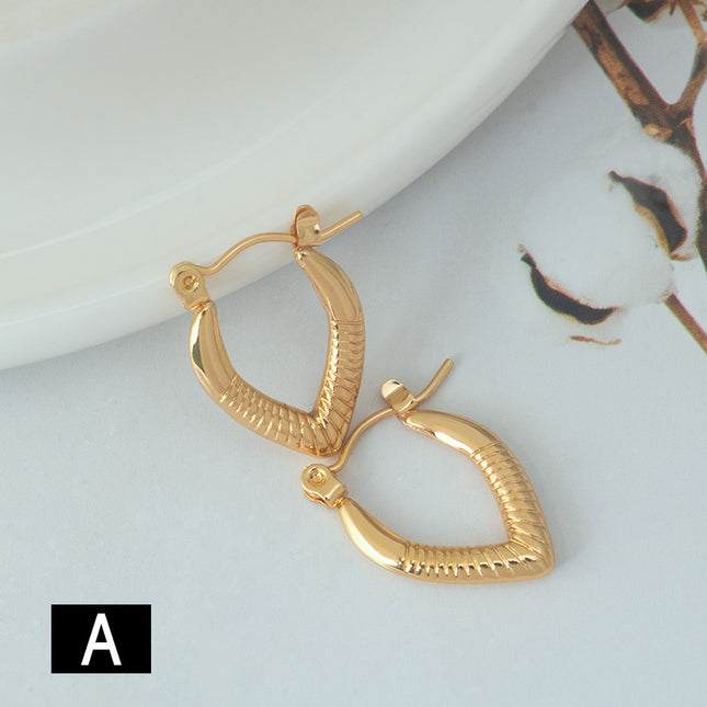 Stainless Steel Gold Earrings Fashion Elegant All-match Simple Geometric Heart-shaped Titanium Steel Women's Earrings Light Luxury High-end Sense