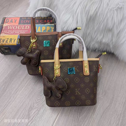 PVC Textured Bucket Tote Bag 5 Colors Retro Print / Sac Seau Tote PVC Texturé 5 Couleurs Rétro Imprimé