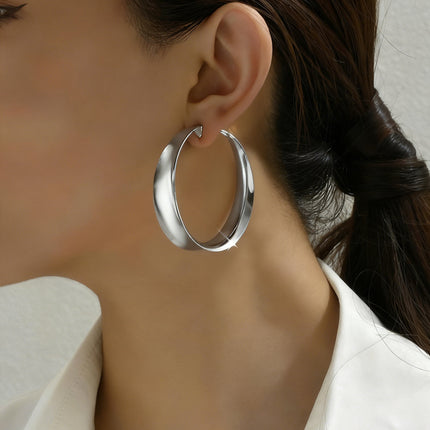 European and American simple personality exaggerated smooth earring temperament metal geometric fashion earrings high-end luxury earrings