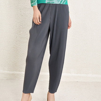 Japanese-Style Pleated Casual Pants for Women, Spring 2026, Issey Miyake Style, Cropped Harem Pants, Loose Fit, Hip-Covering, Slimming Magic Pants