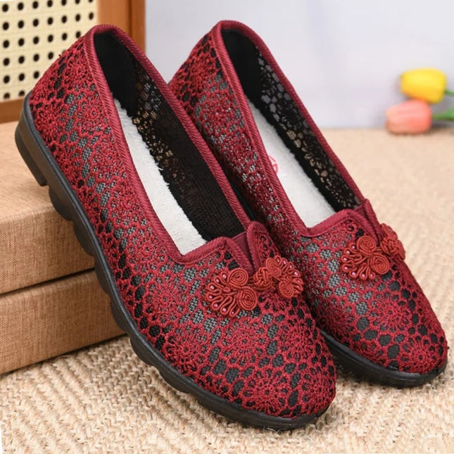 Wholesale and retail summer middle-aged and elderly women's breathable old lady foreign trade cloth shoes mesh mother flat grandma