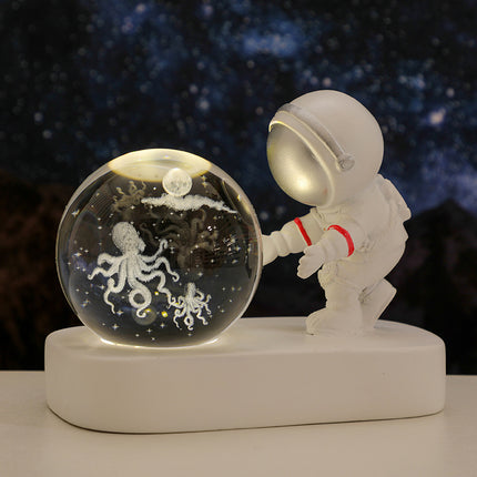 Creative Astronaut Crystal Ball Night Light Resin Crafts Desktop Ornaments Atmosphere Light Souvenir Birthday Gift