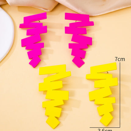 Qingdao jewelry cross-border new fashion personality punk exaggerated trend Joker geometric elements retro spray paint earrings