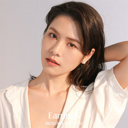 Four-Leaf Clover Earrings, Imitation Pearl Studs for Women, 925 Sterling Silver Earrings, New Popular Style, High-End Ear Cartilage Studs