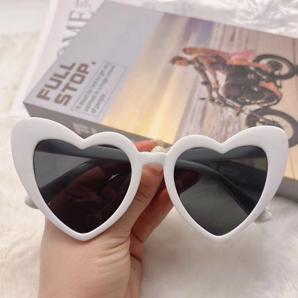 Personalized New European and American Sun Protection and Anti-Uv Sunglasses, Trendy and Fashionable Peach Heart Sunglasses, Internet Celebrity Cat-Eye Glasses