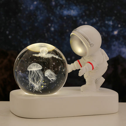 Creative Astronaut Crystal Ball Night Light Resin Crafts Desktop Ornaments Atmosphere Light Souvenir Birthday Gift