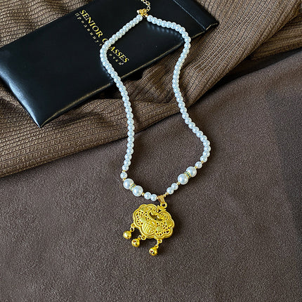 Gold-Plated Necklace for Women, Vintage Fashion Versatile Pendant with a High-End Design Sweater Chain Clothing Accessory