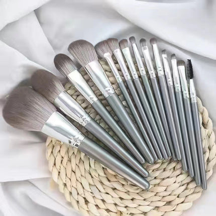 First-time beginner makeup brush suit powder brush eye shadow brush blush brush Cangzhou full set of beauty brush super soft