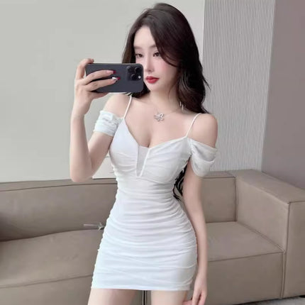 Pure Lust Style Sexy Figure-Showing Pleated Mesh Hip-Covering Short Skirt with Waist and Elegant Off-Shoulder Suspender Dress