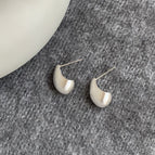 Metal brushed water drop pea earrings