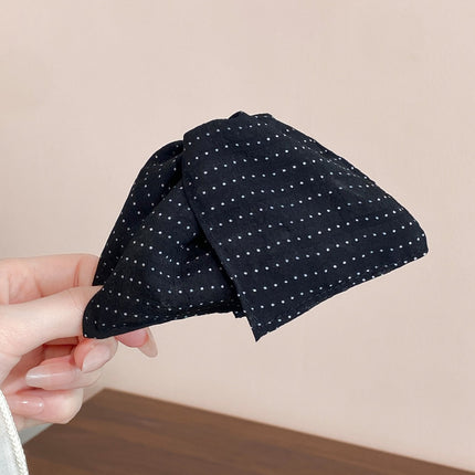 New College Style Triangle Clip with Contrasting Polka Dots and High-End Shark Clip for Hairpin Head Accessories on the Back of the Head