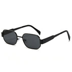 [8826] black frame gray film
