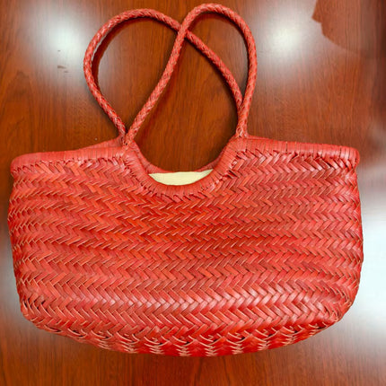 New French Style Leather Woven Bag Retro Top Layer Cowhide Vegetable Basket Ins Hot Selling Handmade Tote Bag for Spring and Summer
