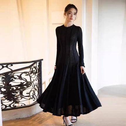 Vietnam's Niche Early Spring Temperament 2025 New Style Socialite High-end Goddess Fan High-end Pleated Hem dress
