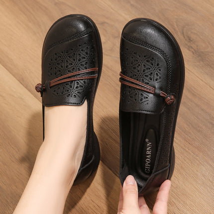 Mom's Shoes for Middle-Aged and Elderly Women, Spring and Autumn Soft-Soled Flat Shoes, Comfortable Leather Shoes for Seniors, 2026 New Model, Non-Slip Single Shoes