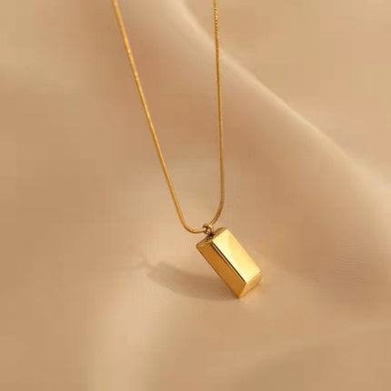 Double-Layer Necklace 2024 New Women's Sweater Chain Accessible Luxury Niche Design High-End Non-Fading Clavicle Chain Accessories
