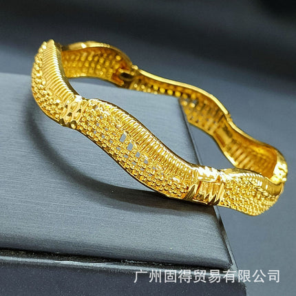 24K Gold Dubai Stereo Carved Buckle Bracelet Non-Fading Women's Middle East Dubai Jewelry Vietnamese Sand Gold Bracelet