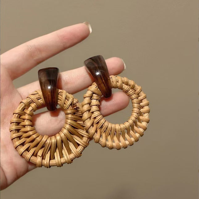 Wooden Rattan Straw Earrings for Women 2025 New Bohemian Holiday Style Earrings Exaggerated Face-Showing Small Earrings Earrings