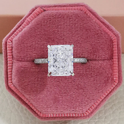 Amazon European and American Cross-border Ice Flower Cut Light Luxury Niche High-end Design Ring for Women Super Flash r7233