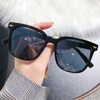B22m black frame gray film