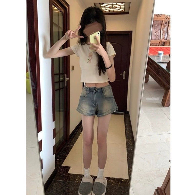 Summer New Retro Distressed Hot Girl Denim Shorts Women's Hip-Covering A-Line Slimming Look High-Waisted Straight Hot Pants Ins