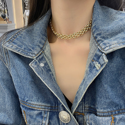 European and American wide thick chain neutral hip hop style clavicle chain metal necklace woven retro glossy thick collar wholesale for women