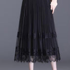 Black / One size fits all (elastic waist 40-75kg can be worn)