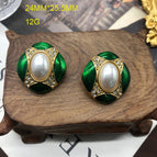 OM598 green stud earrings