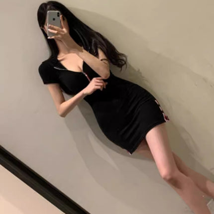 2024 Spice Girls Summer New Sexy Figure Hooded Tight Low-cut V-neck Hip Short-sleeved dress Women