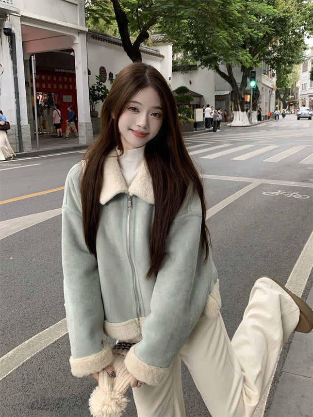 Korean-Style High-End Light Blue Lapel Short Shearling Coat for Women, 2026 Winter Model, Leather and Fur Integrated Jacket