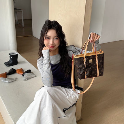 Fashion Simple Mobile Phone Bag for Women 2025 New Doll Handbag Trendy Versatile Casual Shoulder Crossbody Bag Pendant