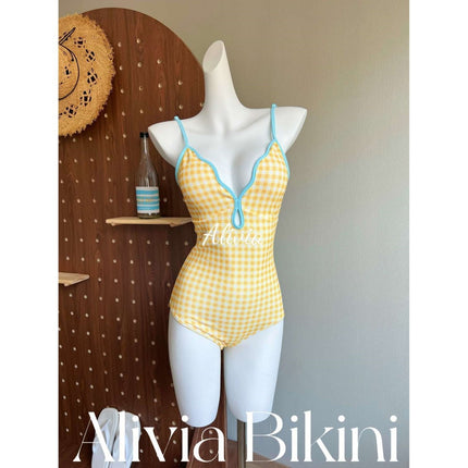 Source manufacturers girlish dopamine swimsuit wear island vacation hot spring pure desire wind one-piece skirt conservative