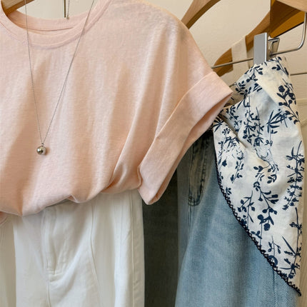 Muyang Recommends It! Minimalist, Relaxed Style Short-Sleeve T-Shirt for Women with Front Short and Back Long Design and Decorative Buttons on the Back