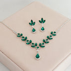 (necklace + earrings) silver bottom green