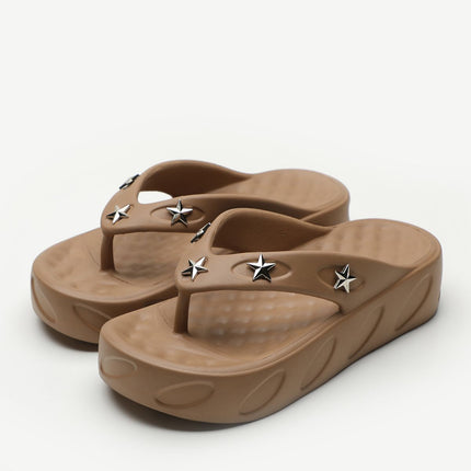 New Style Thick-Soled Flip-Flops for Women's Summer Outer Wear Rivets Fashion Internet Celebrity Five-Pointed Star Beach Sandals Non-Slip Slippers