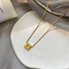 Hollow double happiness necklace