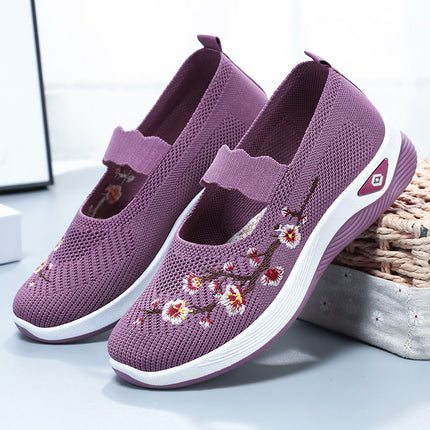 Old Beijing Style Women's Shoes, New Versatile Shallow Mouth Soft Sole Comfortable Slip-On Casual Embroidered Mother Shoes for Women