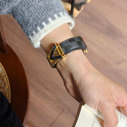 Suitable for Apple Watch 678910 Generation V-Shaped Magnetic Buckle Strap iWatch S11 Lizard Pattern Plaid Leather Wristband