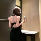 Black [great figure/s-curve] / S